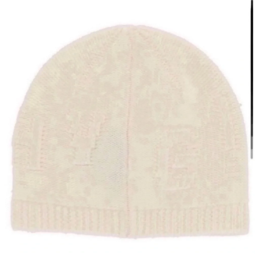 Givenchy Ivory White Knit Beanie Hat - Picture 4 of 8